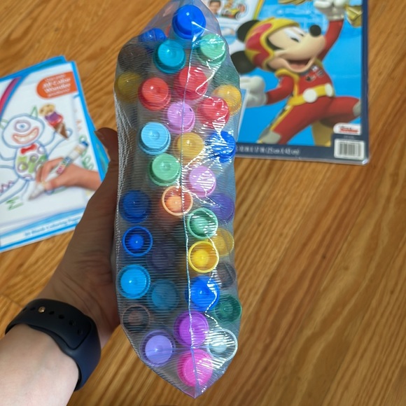 NEW color wonder books with markers - Picture 6 of 6